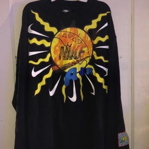 Nike sun ☀️ graphic t-shirt size large